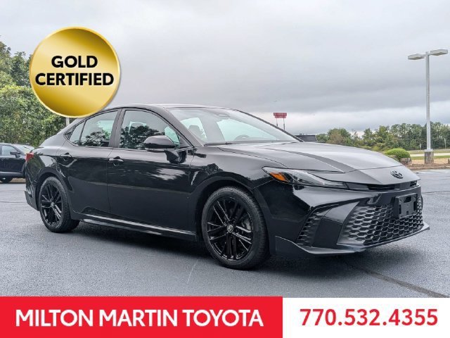 Used 2025 Toyota Camry SE FWD image 2