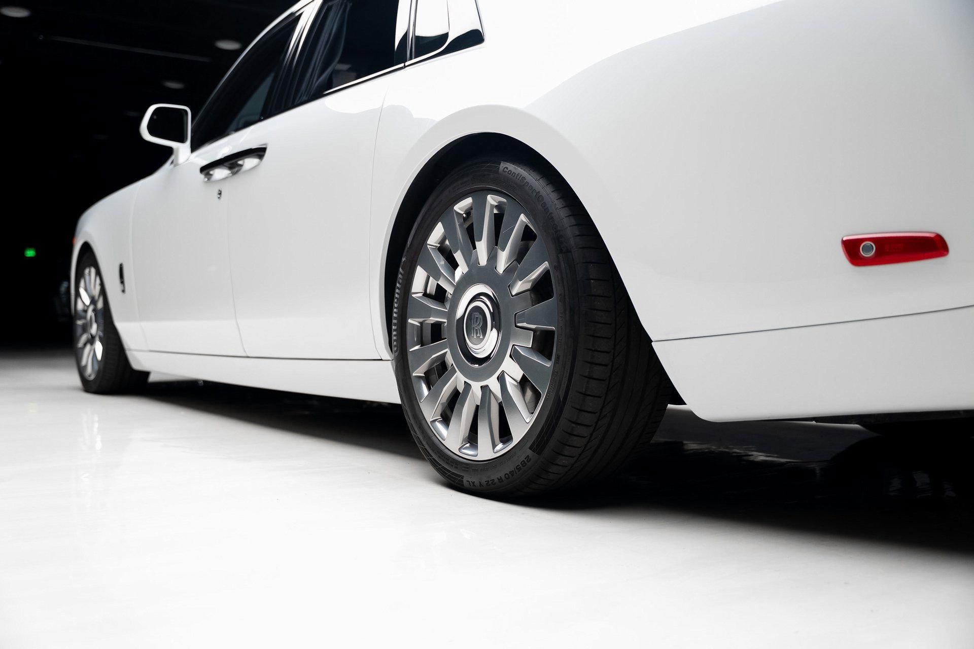 Used 2018 Rolls-Royce Phantom Sedan image 81