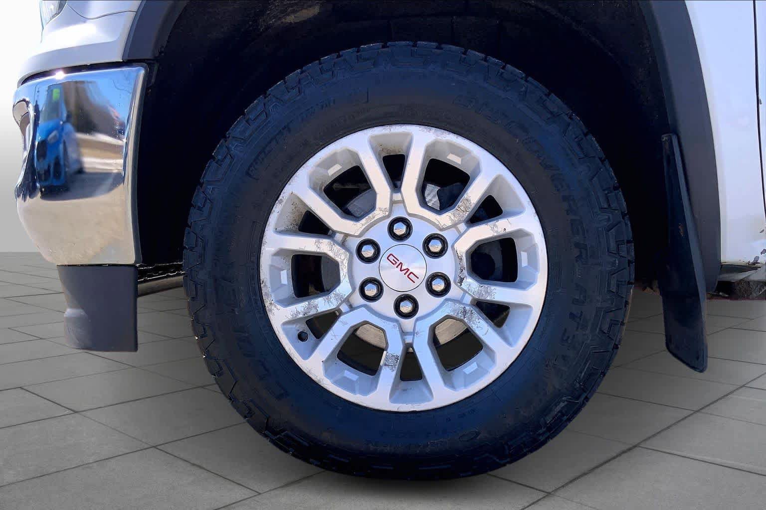 Used 2017 GMC Sierra 1500 SLE w/ SLE Value Package image 10