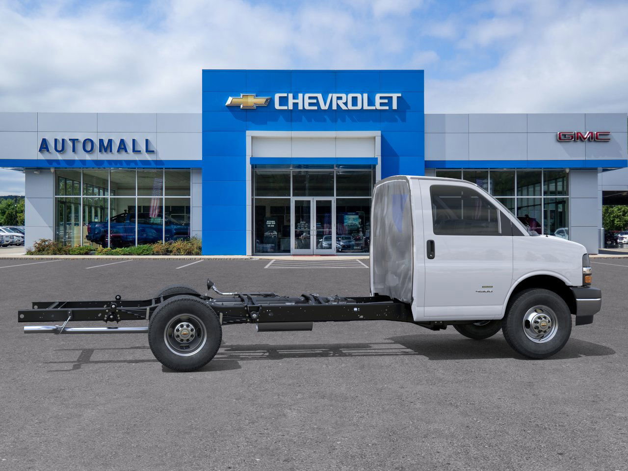 New 2026 Chevrolet Express 4500 w/ Power Convenience Package RWD image 5