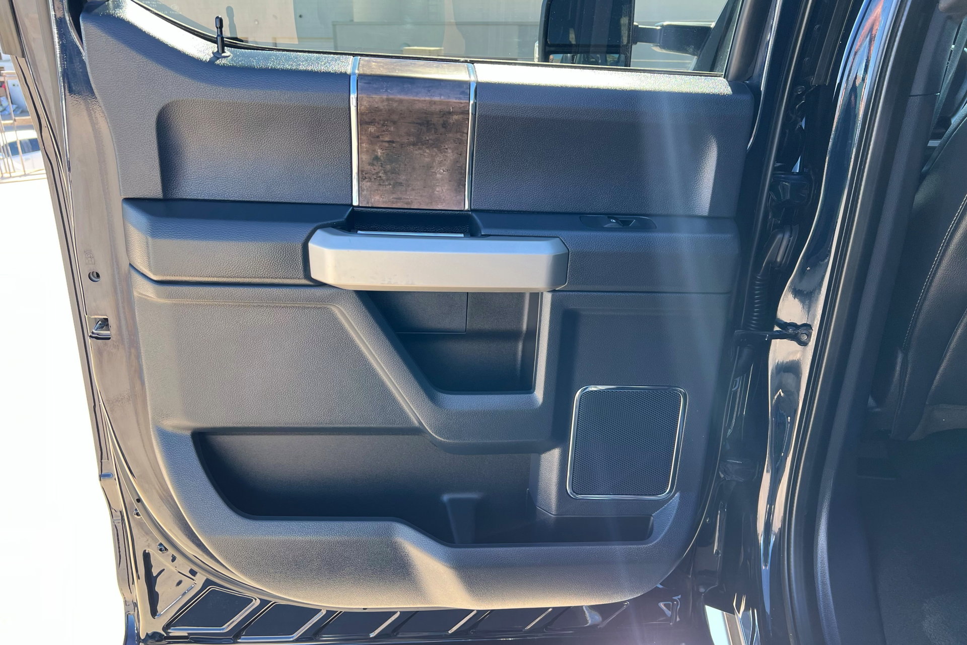 Used 2022 Ford F250 Lariat w/ Lariat Ultimate Package image 18