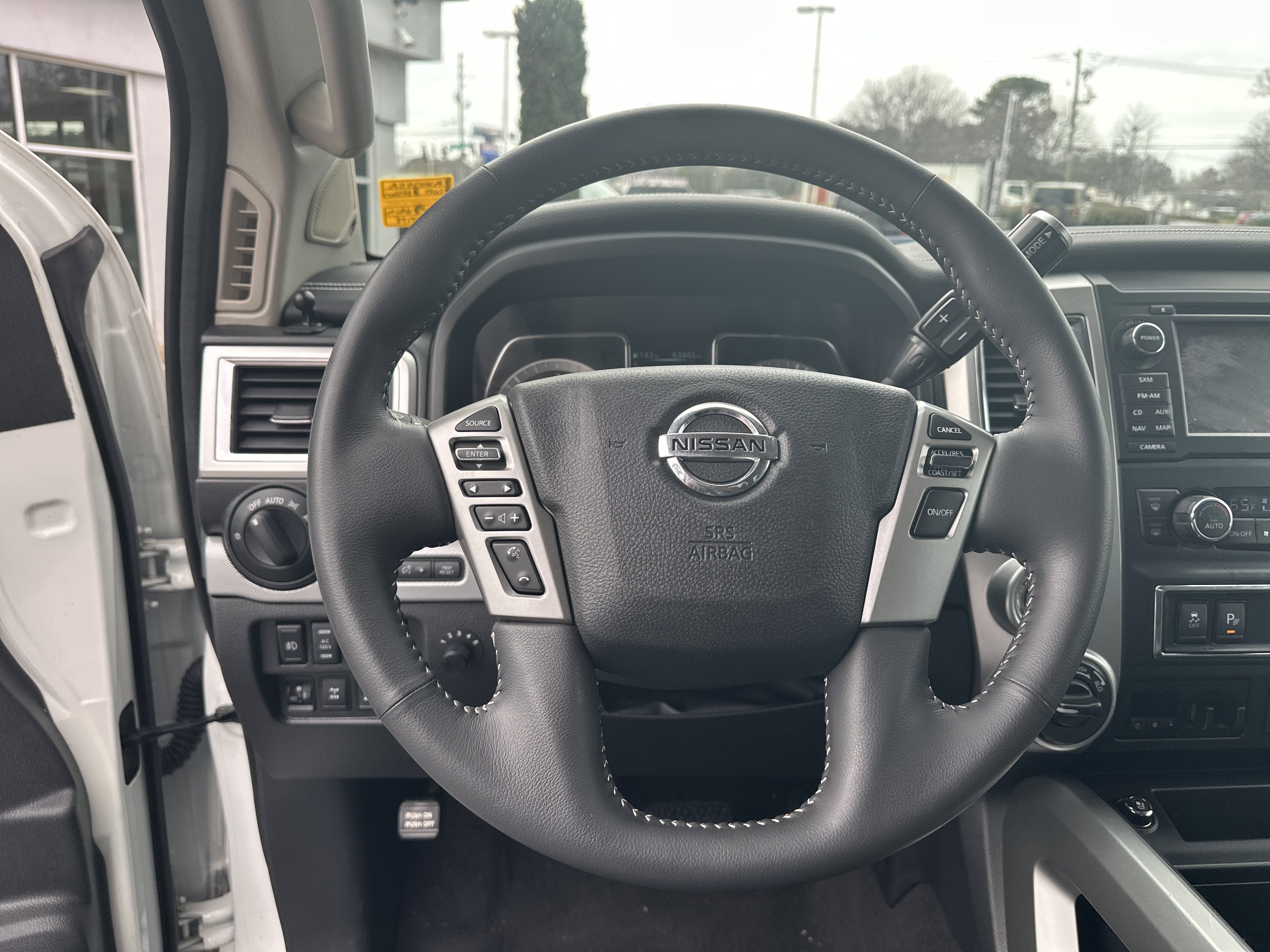 Used 2017 Nissan Titan PRO-4X w/ Pro-4x Convenience Package image 25