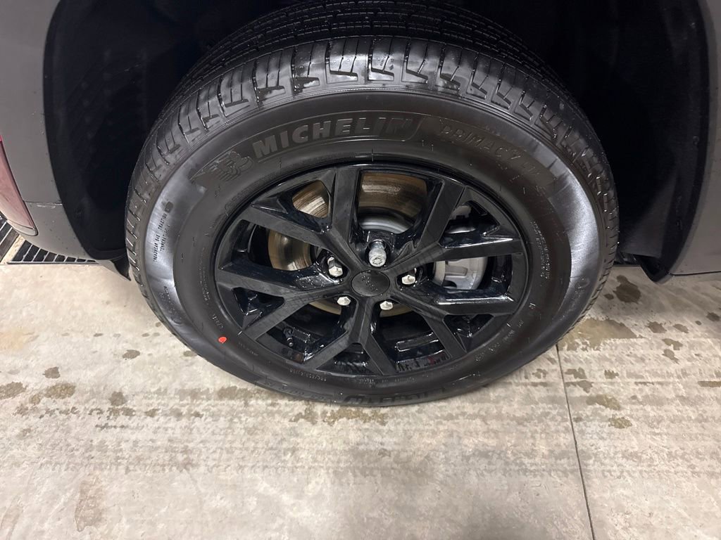 New 2025 Jeep Grand Cherokee L Altitude image 27