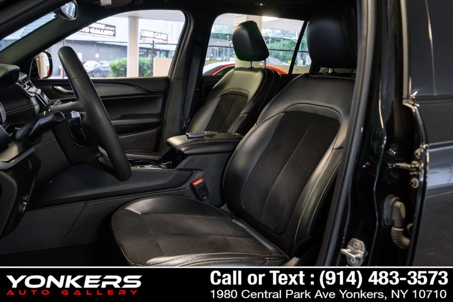 Used 2023 Jeep Grand Cherokee L Laredo AWD/4WD image 60