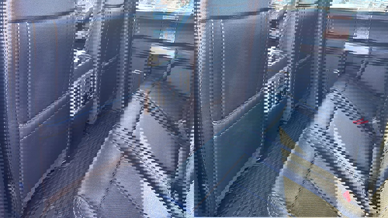 Used 2022 Ford F350 Lariat image 22