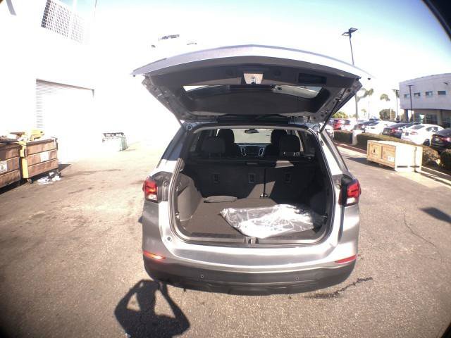 New 2023 Chevrolet Equinox LS w/ LS Convenience Package FWD image 25