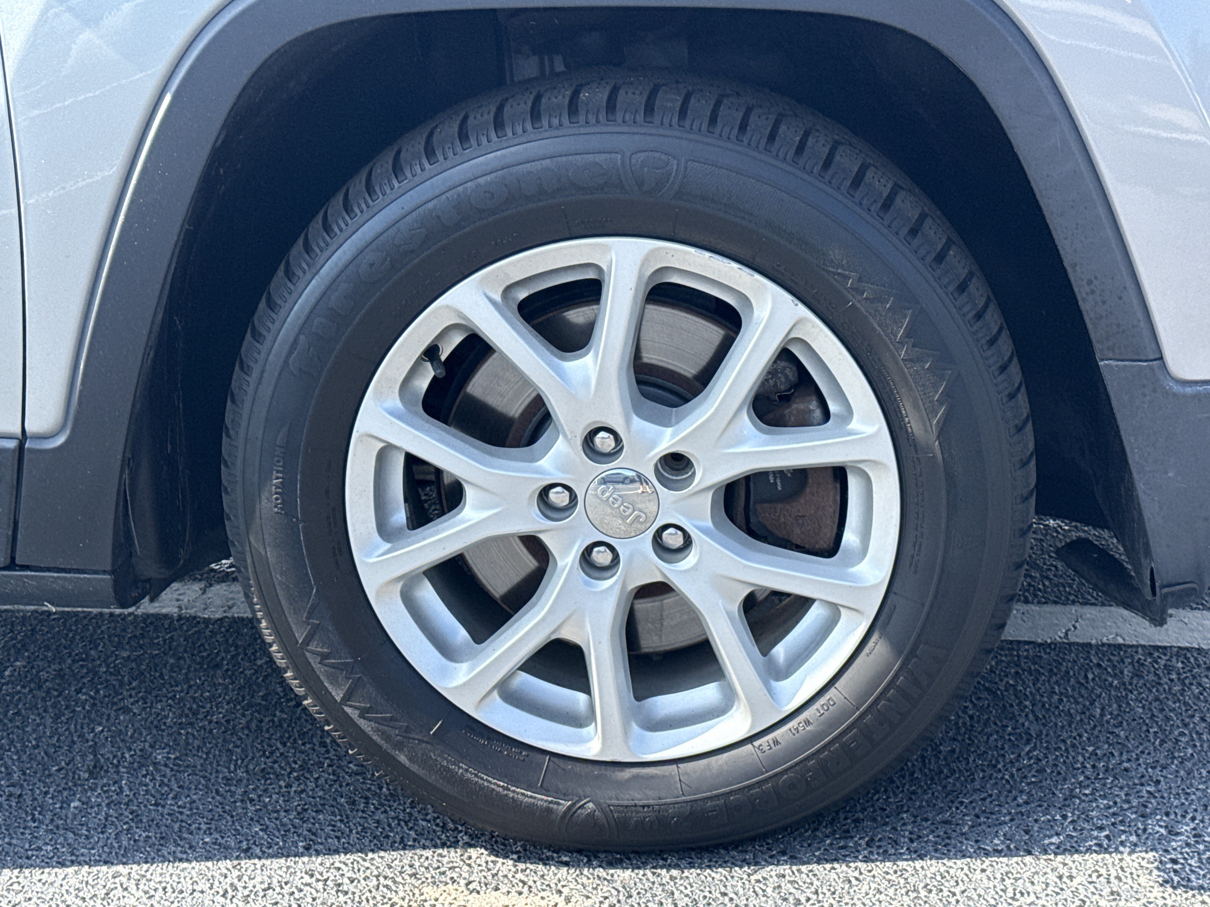 Used 2016 Jeep Cherokee Sport w/ Cold Weather Group FWD image 13