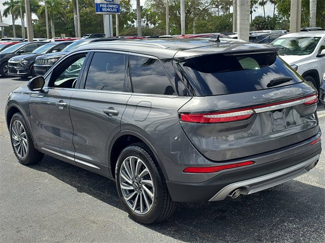 Used 2023 Lincoln Corsair Reserve image 3