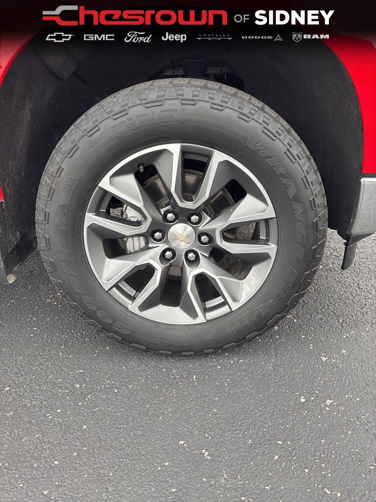 Used 2023 Chevrolet Silverado 1500 LT AWD/4WD image 12