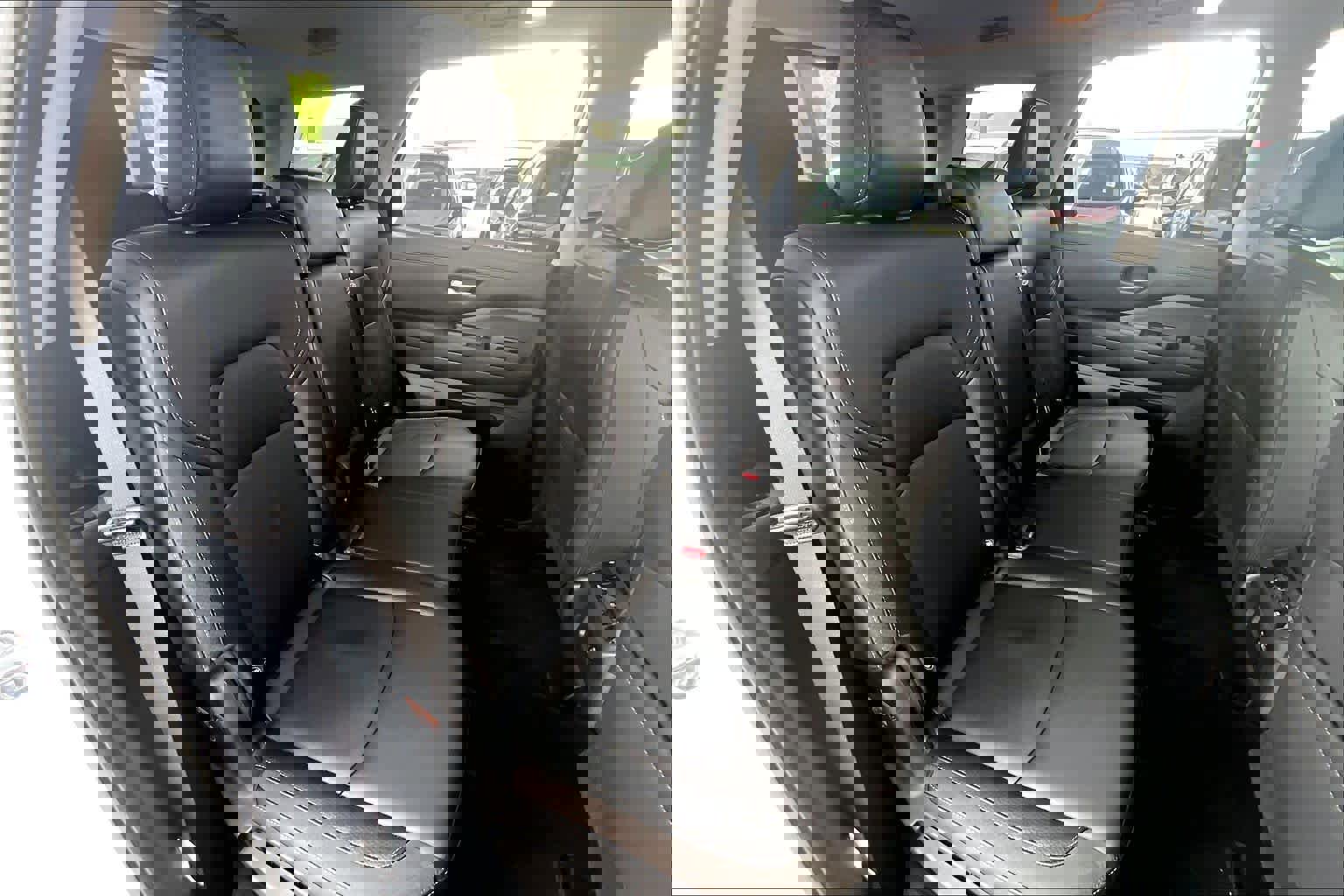 Certified 2025 Nissan Pathfinder SL image 20