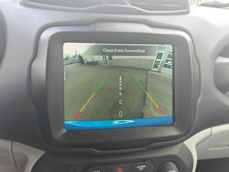 Used 2022 Jeep Renegade Latitude image 31