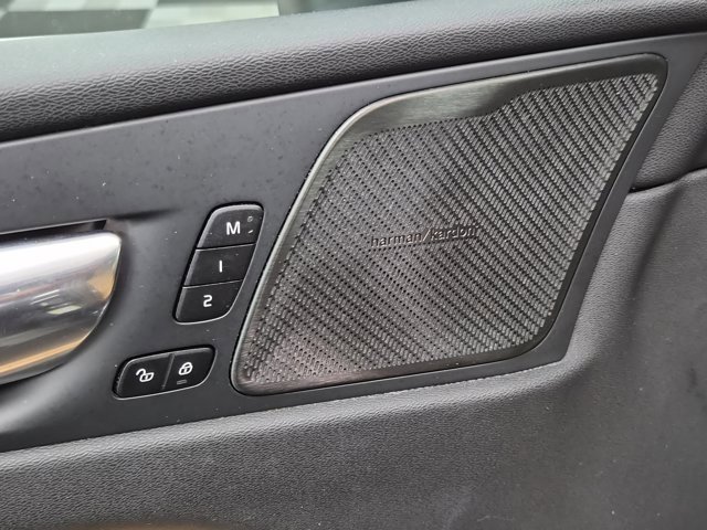 Used 2020 Volvo XC60 T6 Inscription w/ Protection Package Premier image 21