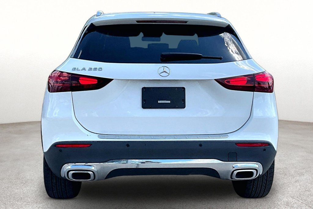 Used 2025 Mercedes-Benz GLA 250 image 4