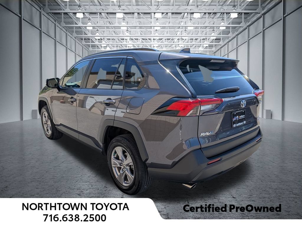 Used 2025 Toyota RAV4 XLE AWD/4WD image 4