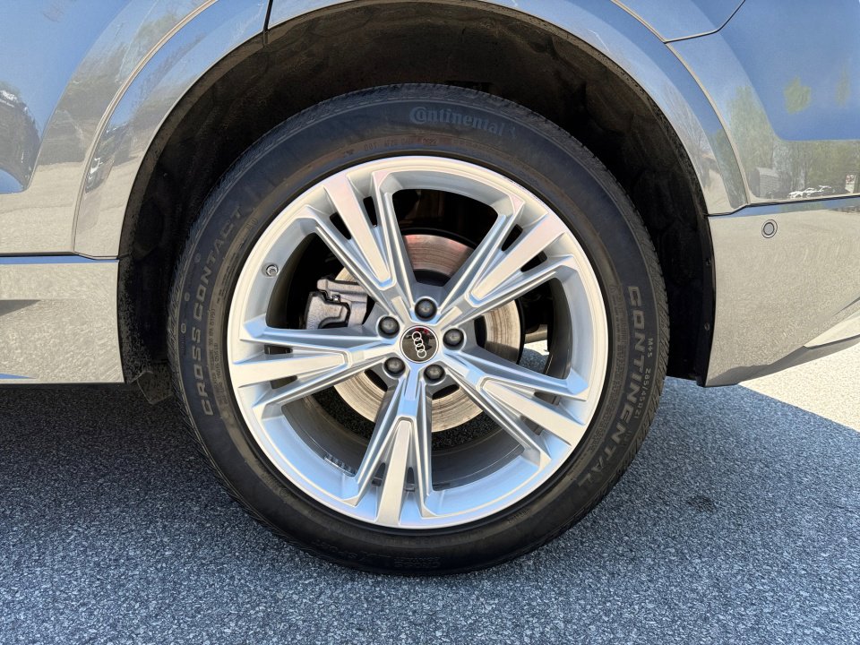 Used 2022 Audi Q8 Prestige image 22