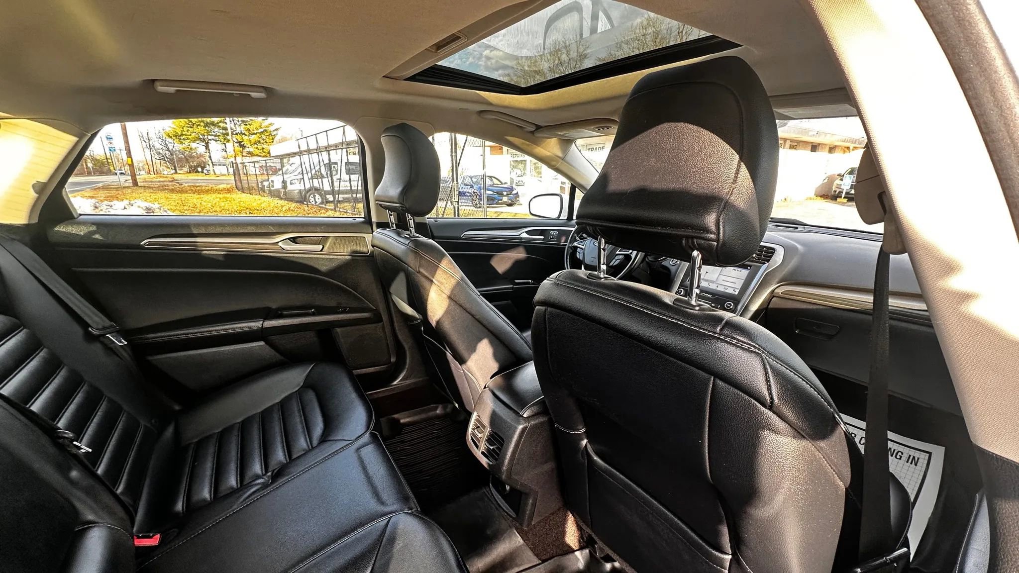 Used 2019 Ford Fusion SEL image 26