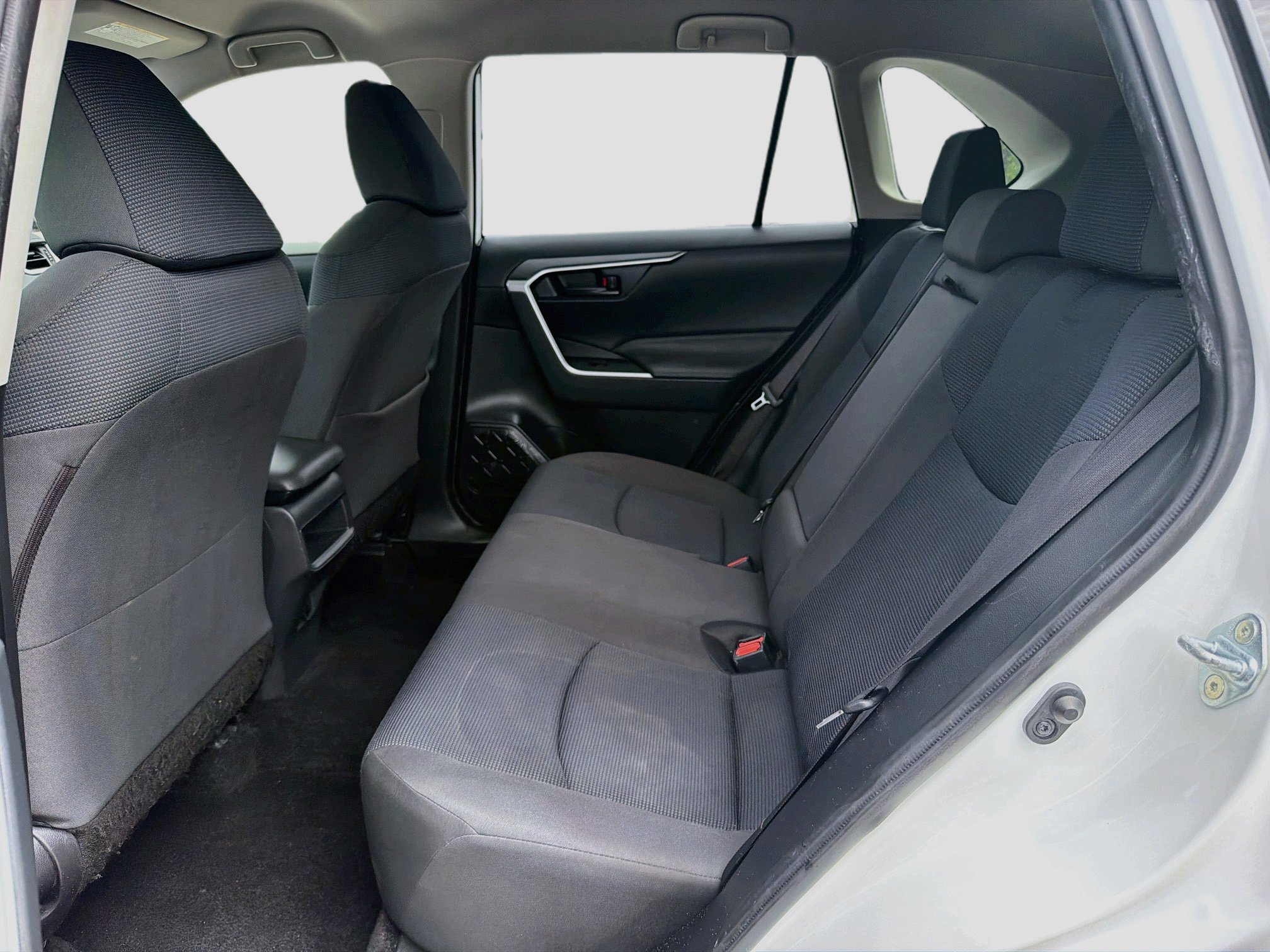Used 2019 Toyota RAV4 LE FWD image 19