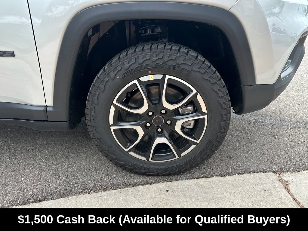 New 2026 Jeep Compass Trailhawk AWD/4WD image 13