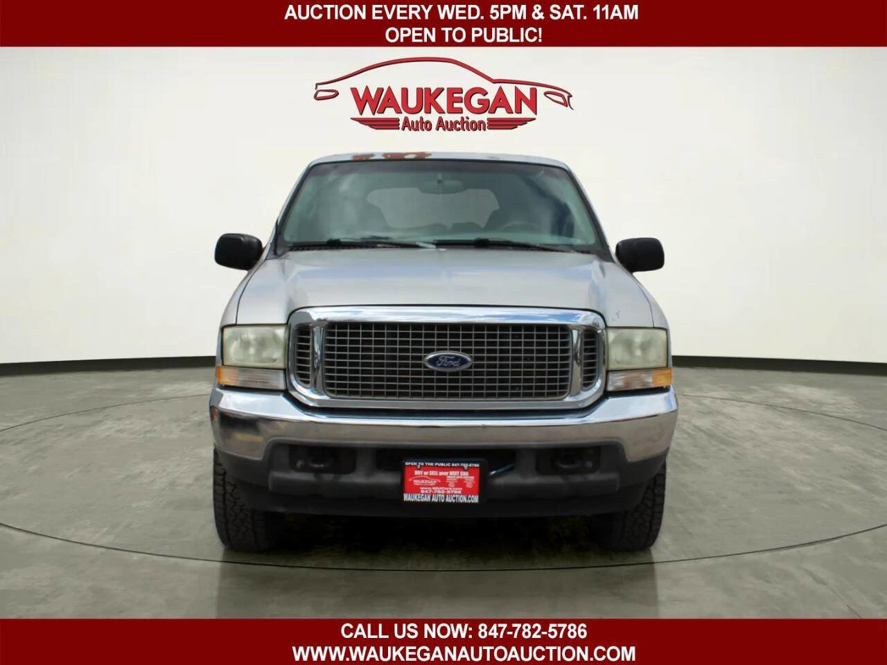 Used 2002 Ford Excursion XLT AWD/4WD image 2