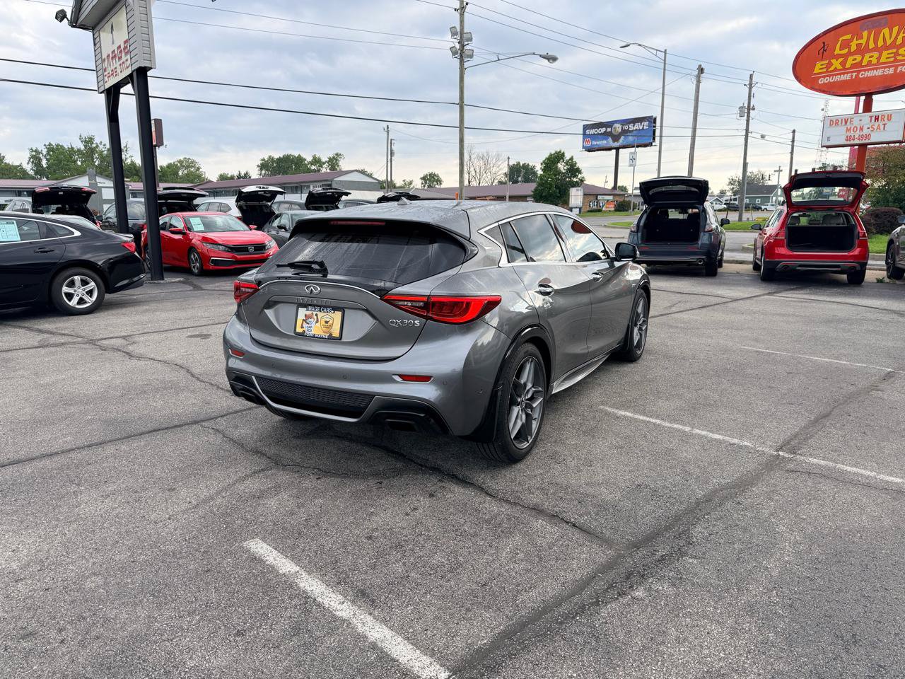 Used 2018 INFINITI QX30 Sport w/ Sport Leather Package FWD image 8