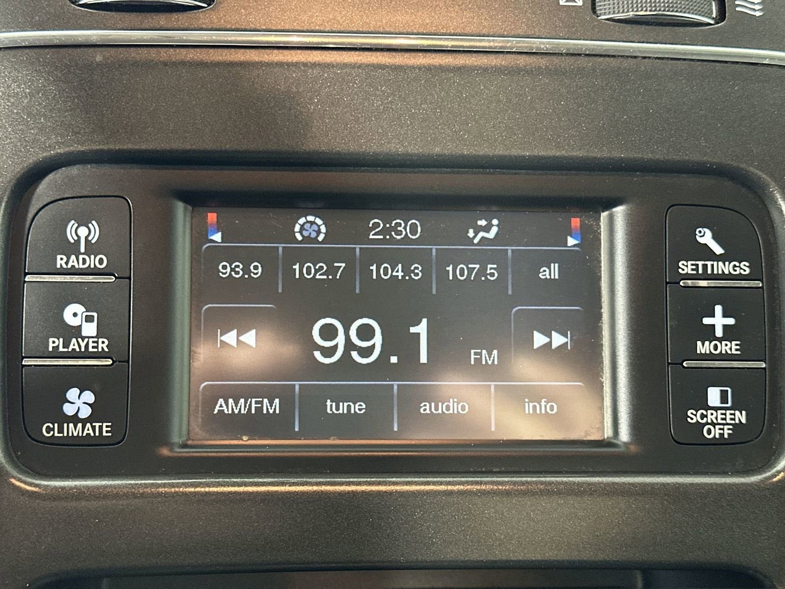 Used 2017 Dodge Journey SE image 17