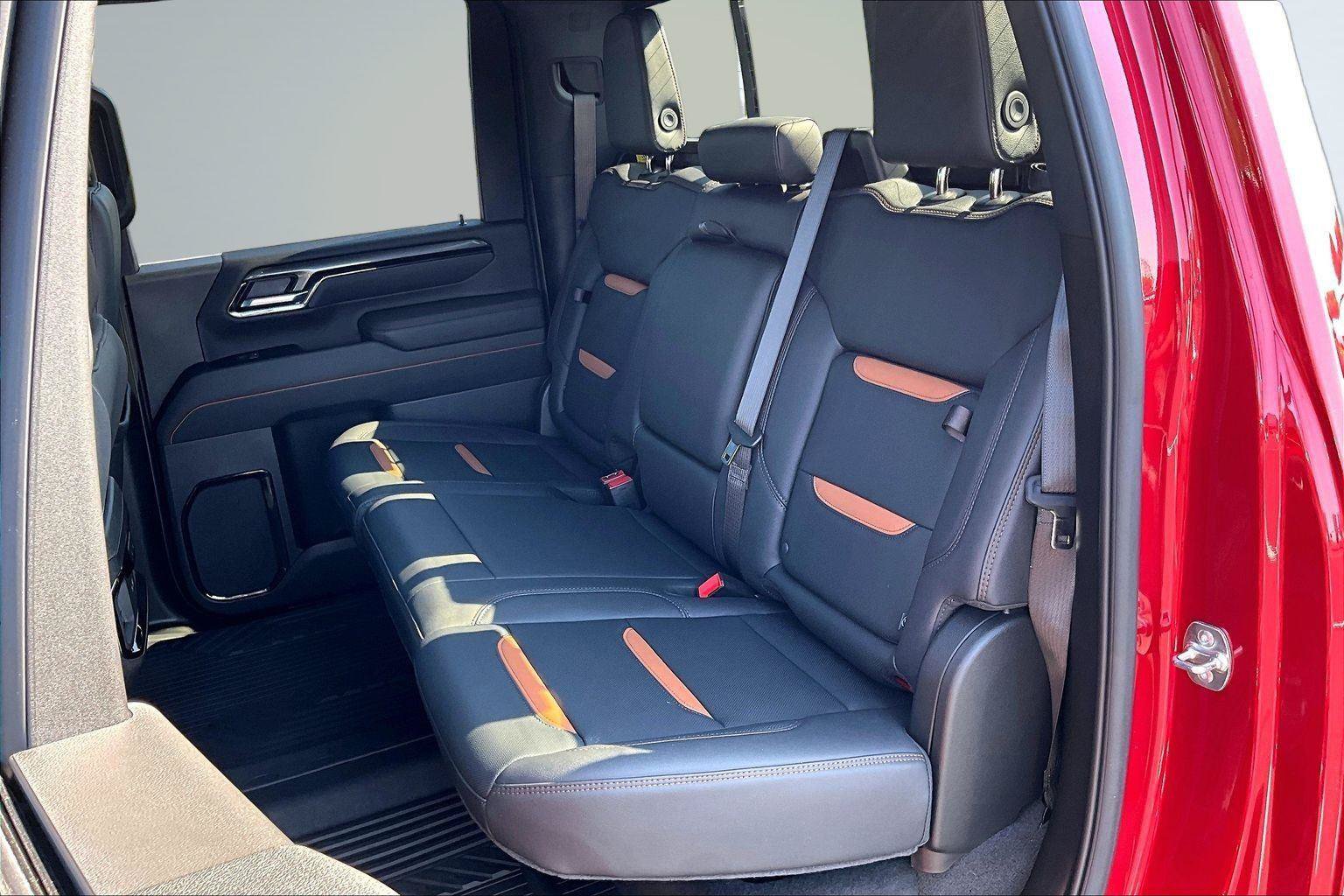 Used 2025 GMC Sierra 2500 AT4 w/ AT4 Premium Plus Package AWD/4WD image 27