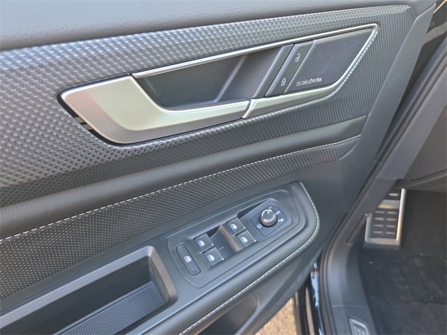 New 2026 Volkswagen Atlas Cross Sport SEL Premium R-Line image 11