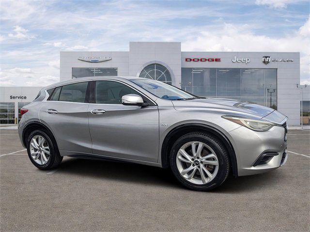 Used 2018 INFINITI QX30 image 1