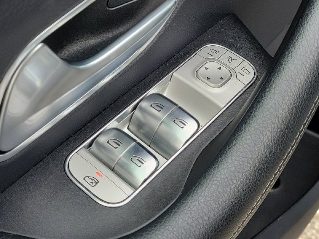 Used 2025 Mercedes-Benz GLE 350 4MATIC image 23
