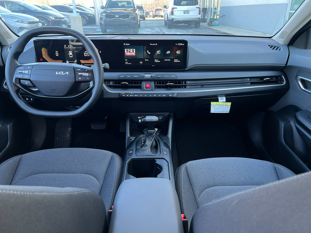 Used 2025 Kia K4 LXS image 23