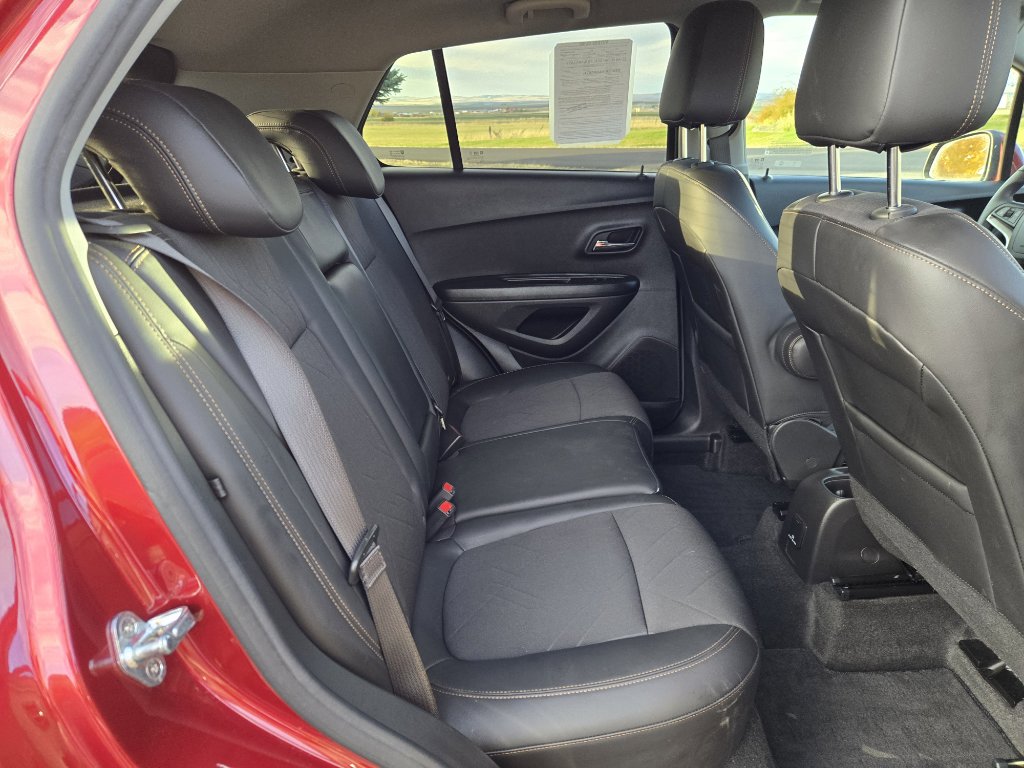 Used 2022 Chevrolet Trax LT w/ LT Convenience Package image 20