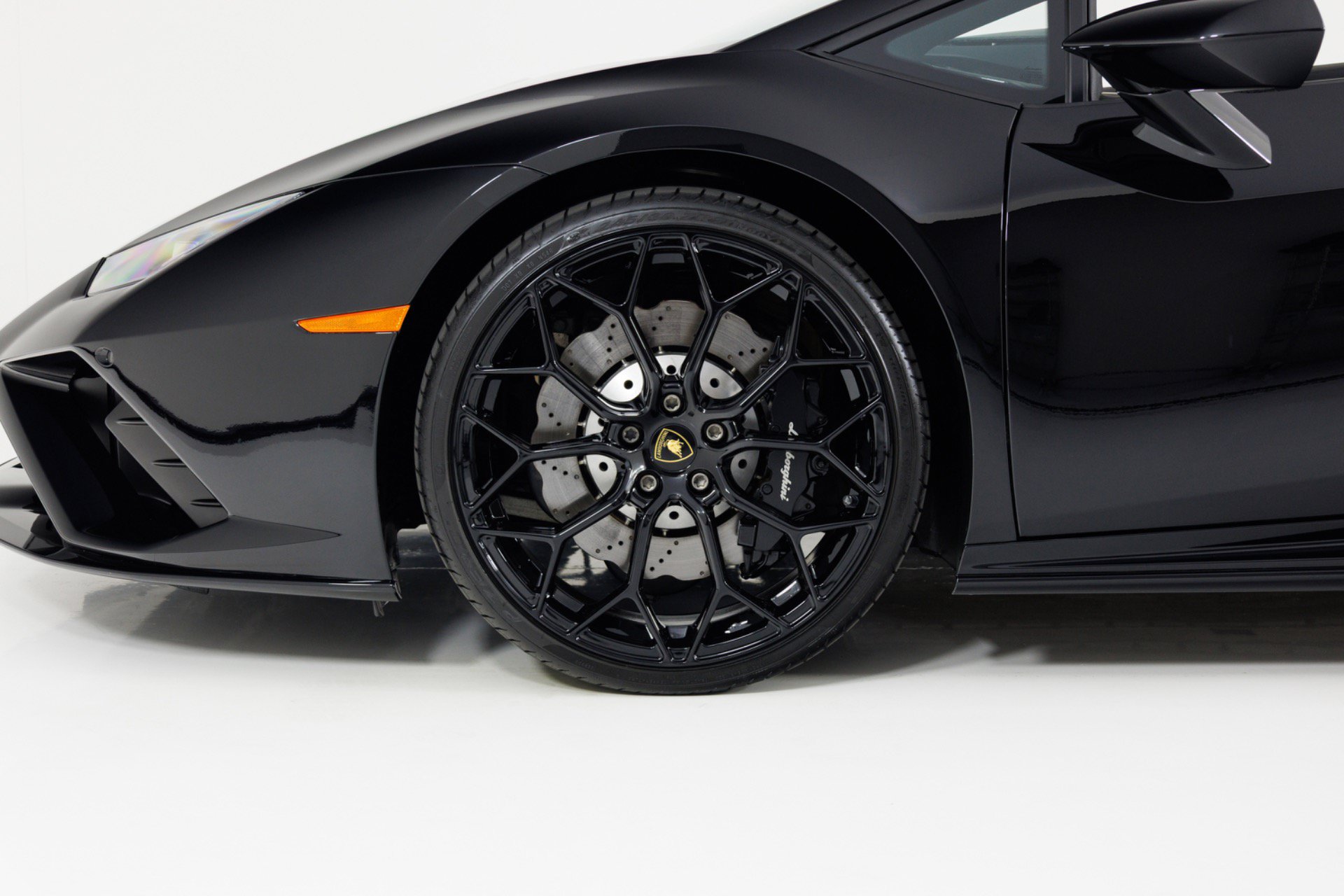 Used 2021 Lamborghini Huracan EVO RWD image 11