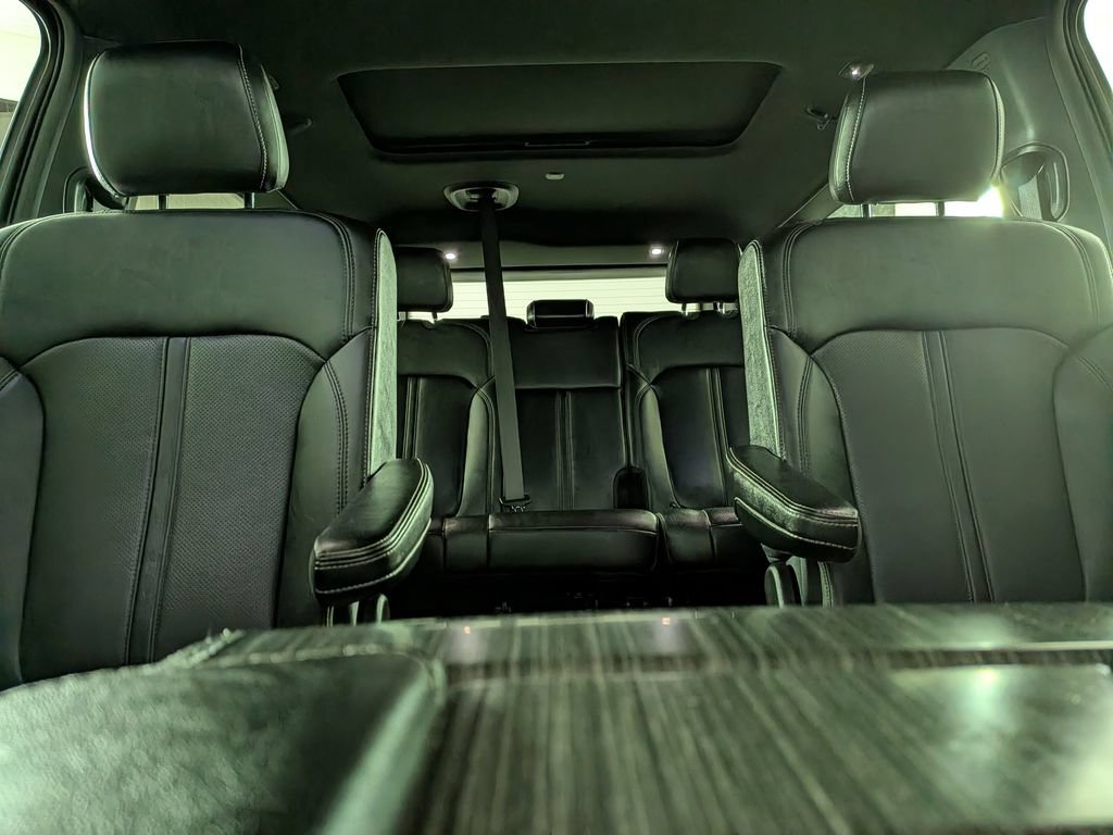 Certified 2023 Jeep Wagoneer L Series III w/ Premium Group I AWD/4WD image 34