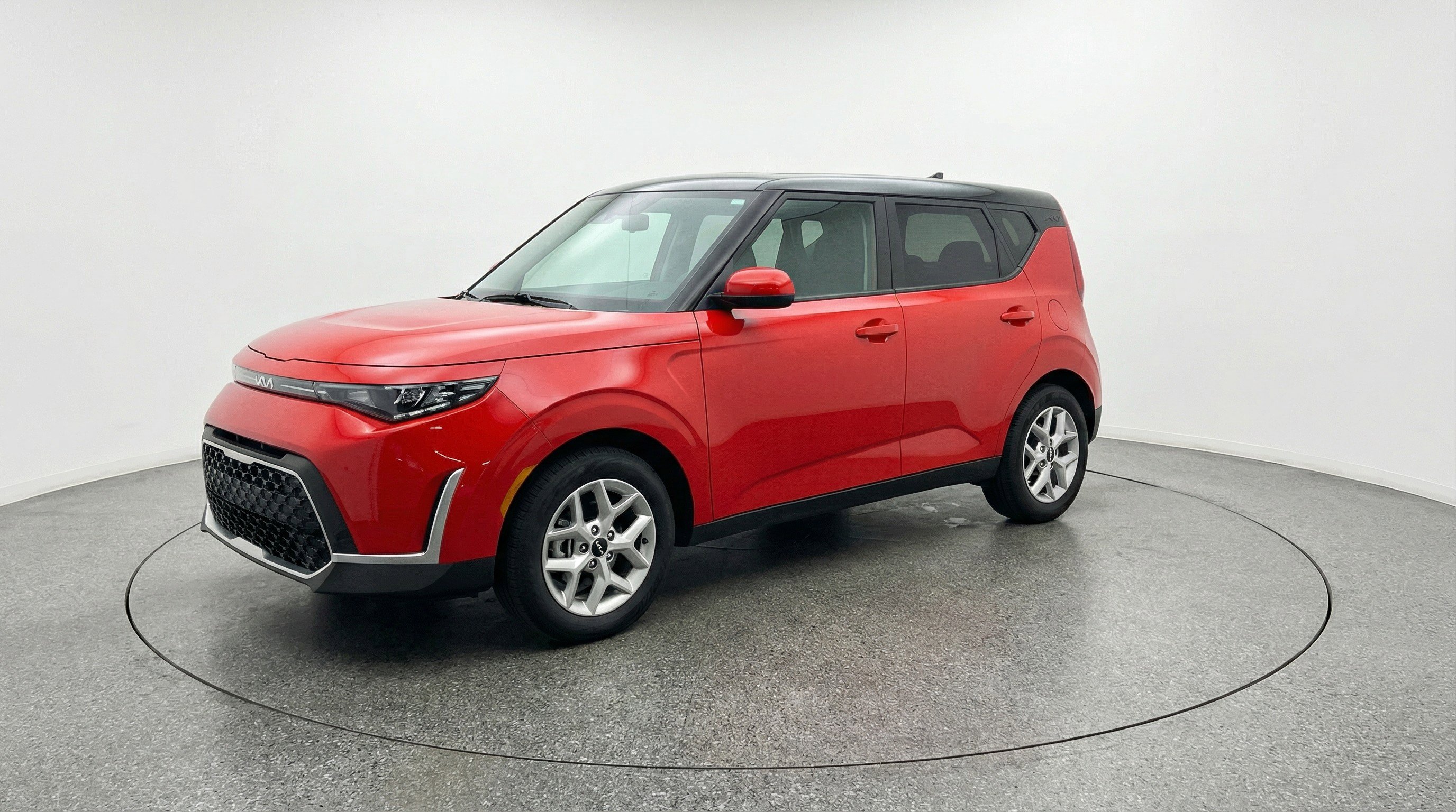 Used 2025 Kia Soul LX w/ LX Technology Package image 3