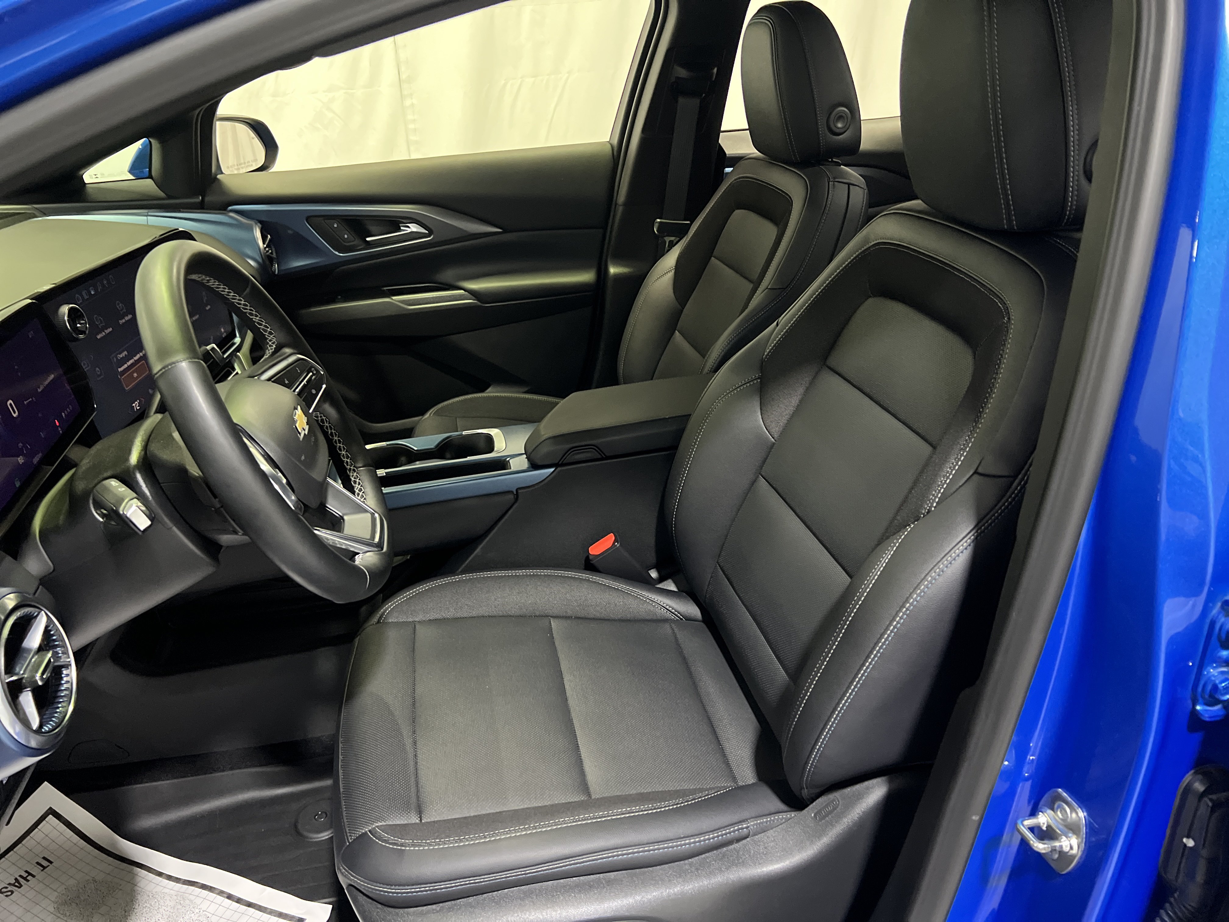 Certified 2024 Chevrolet Equinox EV LT FWD image 17