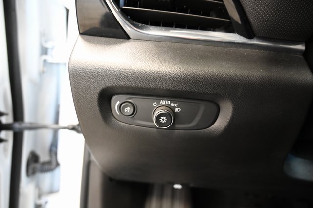 Used 2022 Chevrolet Traverse RS image 25