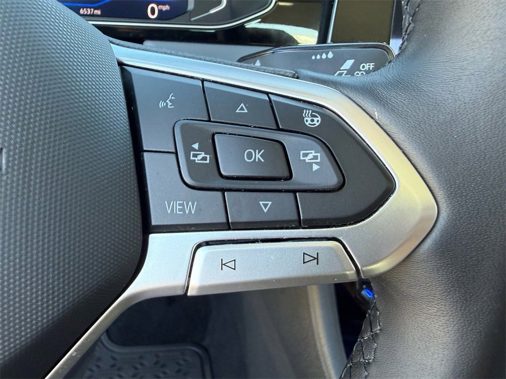 Certified 2025 Volkswagen Jetta SEL image 38