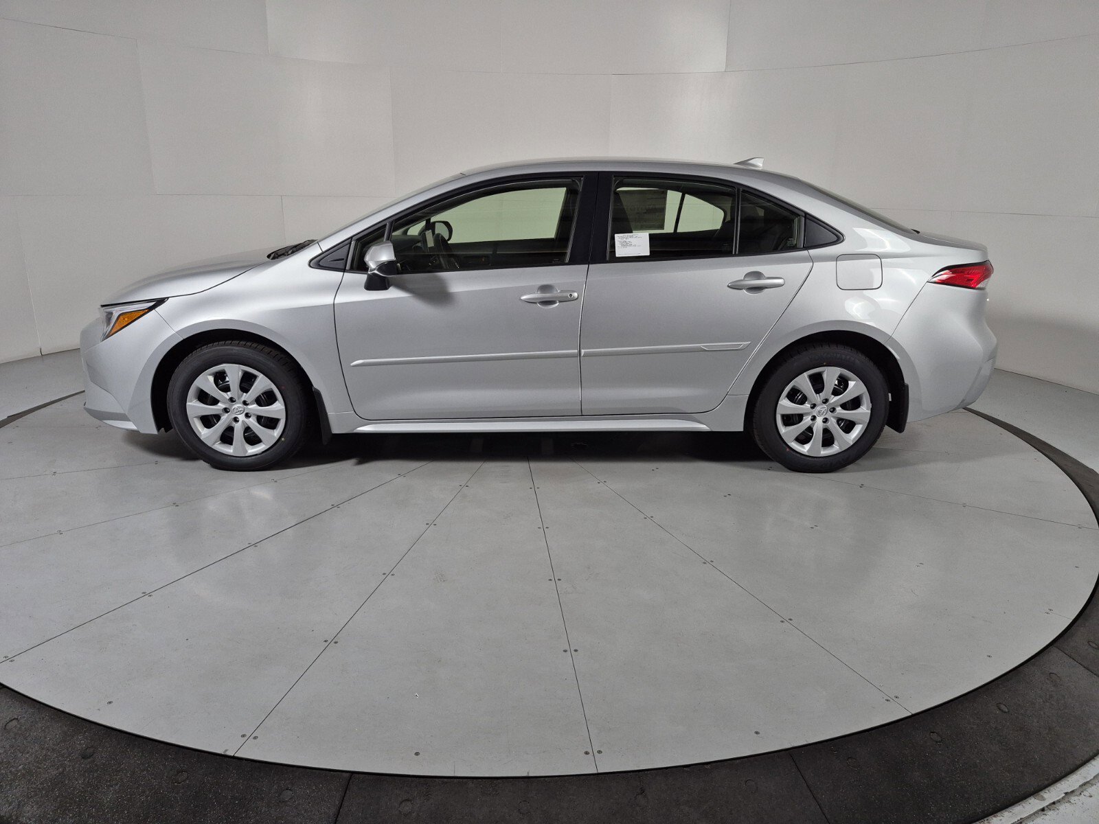 New 2026 Toyota Corolla Hybrid Sedan image 2