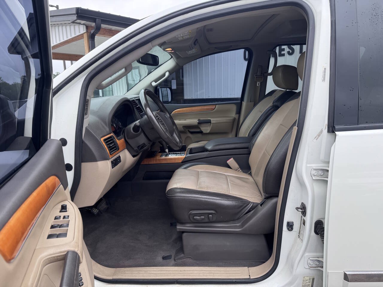 Used 2014 Nissan Armada Platinum w/ Platinum Reserve Package AWD/4WD image 11