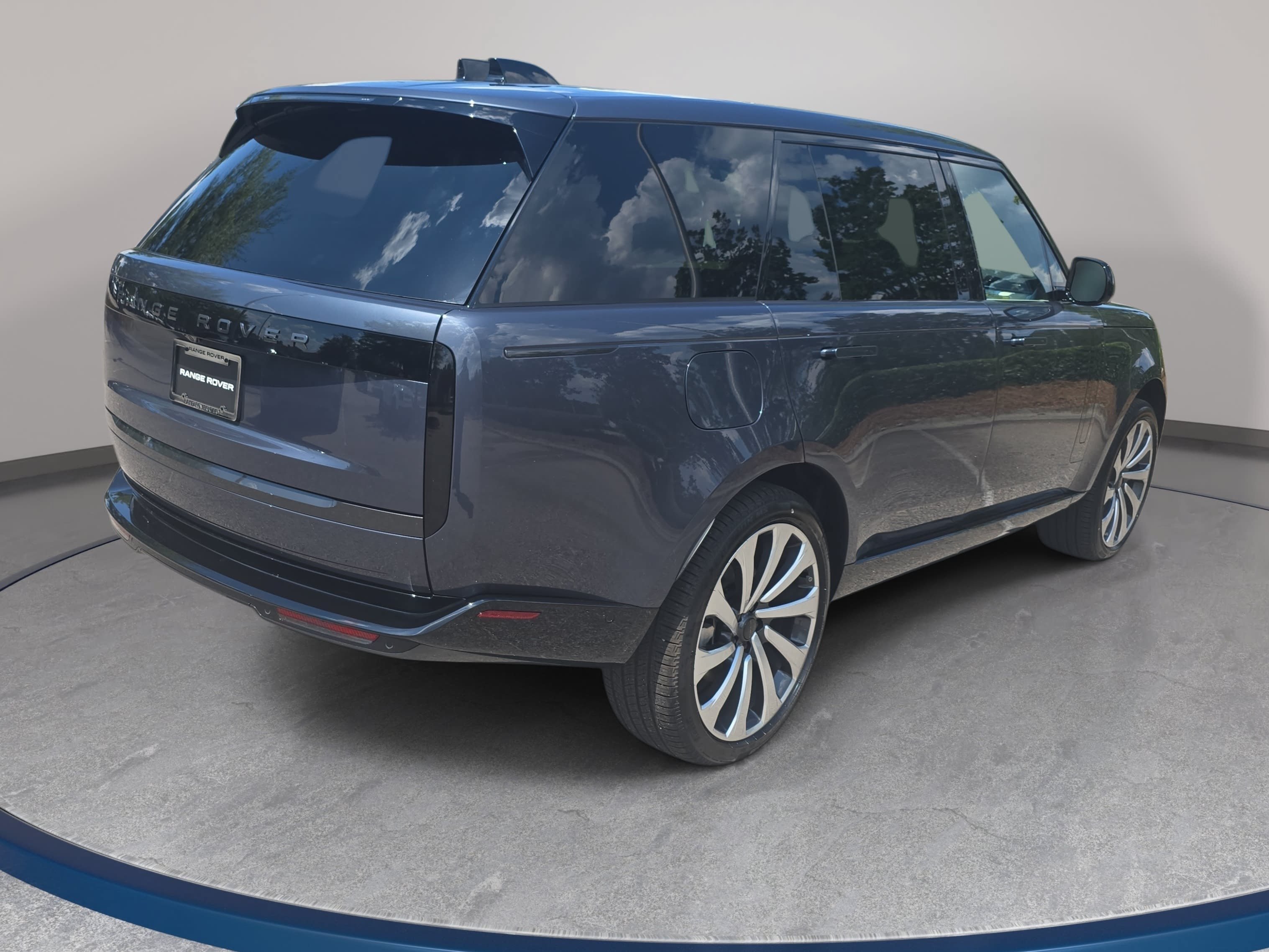 New 2026 Land Rover Range Rover Long Wheelbase SE AWD/4WD image 5