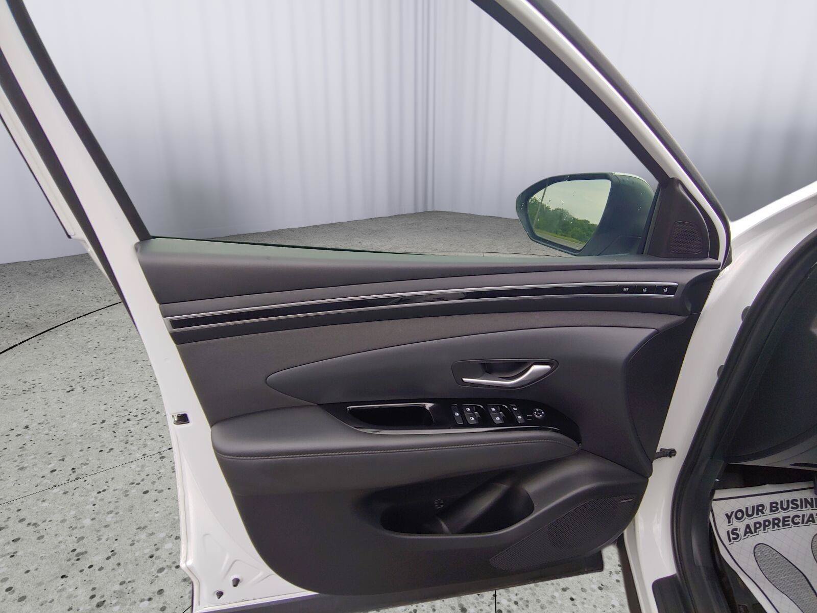 Used 2023 Hyundai Tucson Limited AWD/4WD image 11