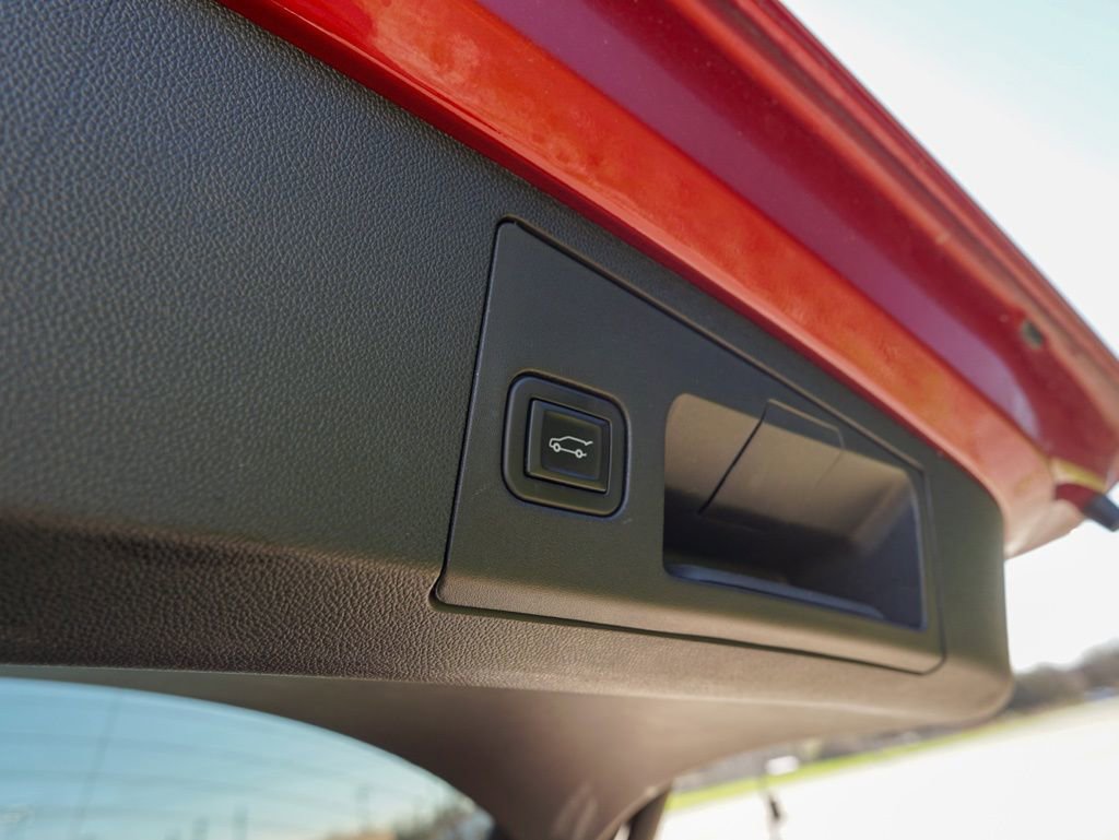 Used 2021 Cadillac XT4 Sport w/ Cold Weather Package image 10