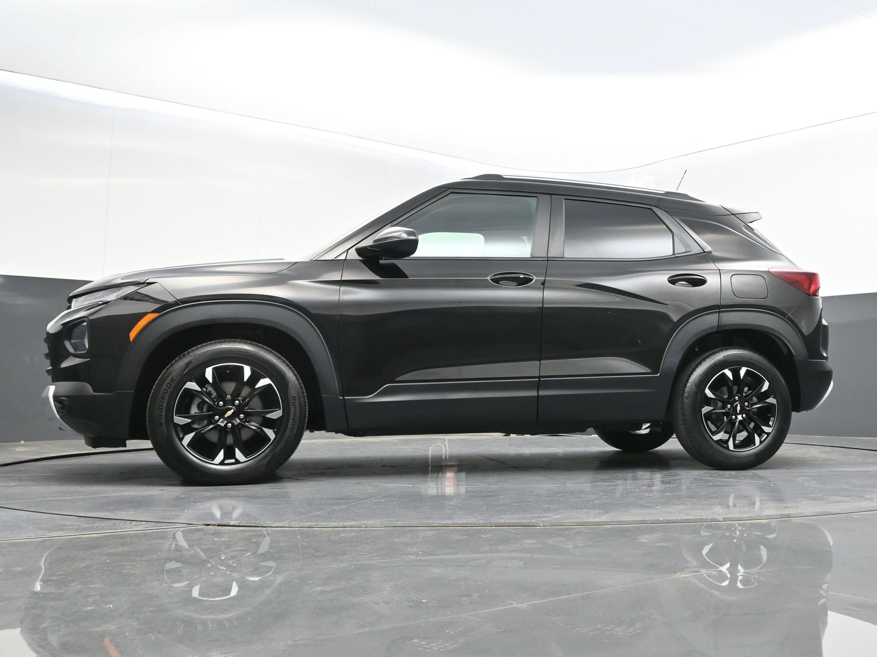 Certified 2023 Chevrolet TrailBlazer LT FWD image 38