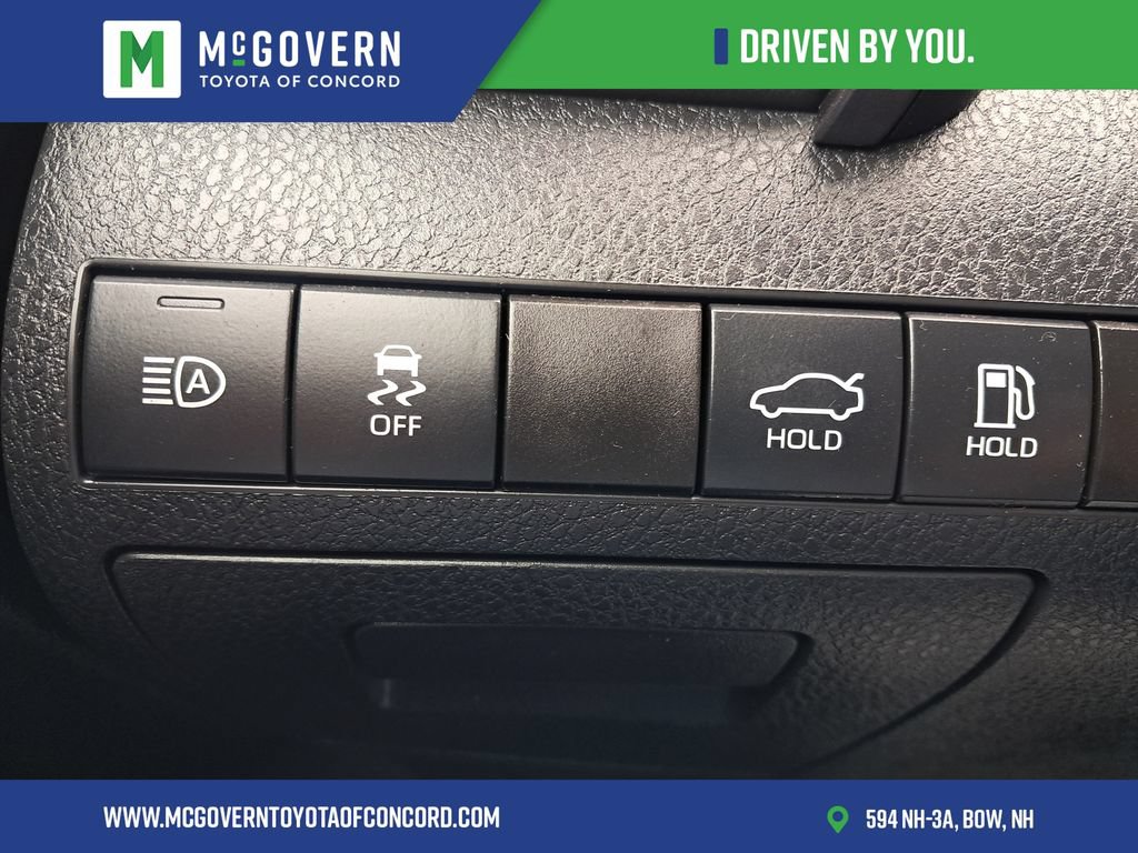 Used 2021 Toyota Camry LE FWD image 28