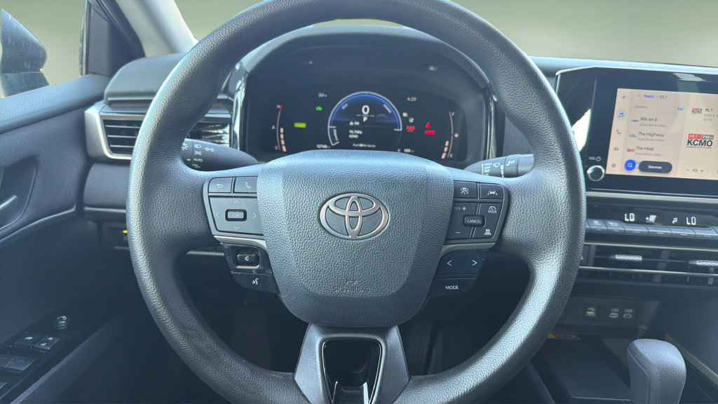 Used 2026 Toyota Camry LE FWD image 19