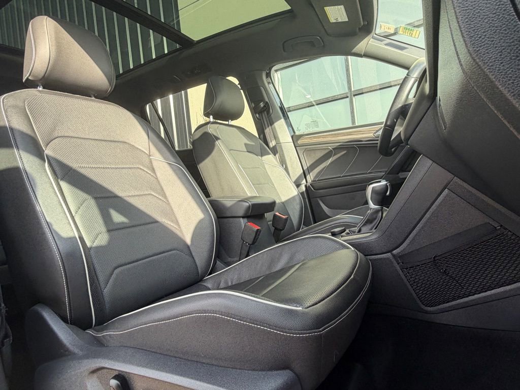 Used 2022 Volkswagen Tiguan SEL R-Line image 19