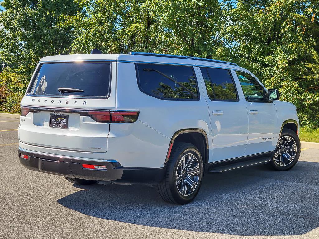 Used 2024 Jeep Wagoneer L Series II w/ Flexible Seating Group RWD image 7