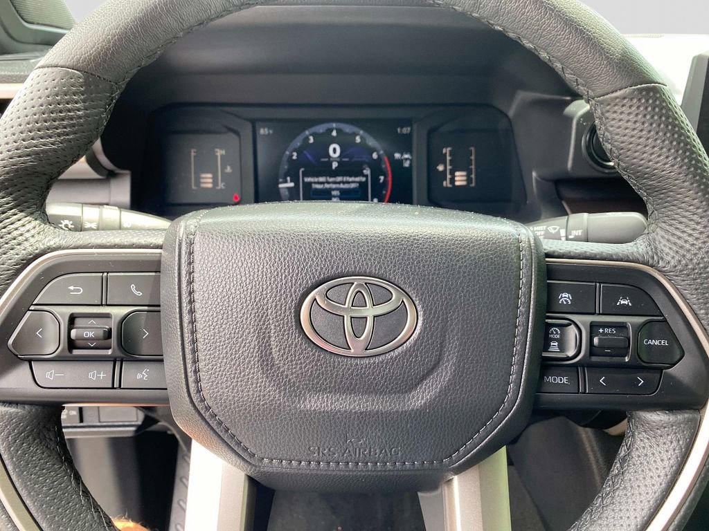 Used 2025 Toyota Tacoma SR5 AWD/4WD image 18