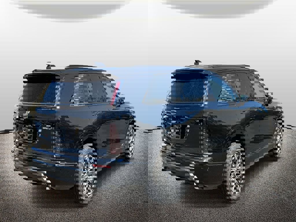 New 2026 Cadillac Vistiq Sport image 3