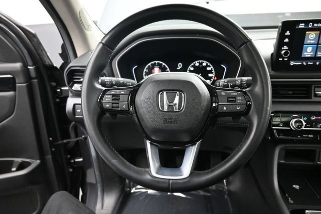 Used 2025 Honda Pilot Touring image 12